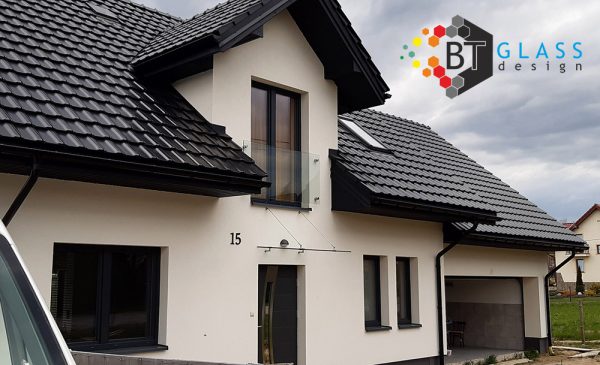 Balkon szklany i daszek 600x365