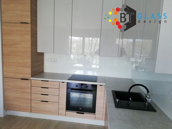 Lacobel bialy 9 600x450