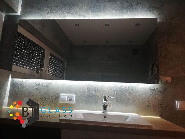 Lustro podswietlane LED 3 600x450