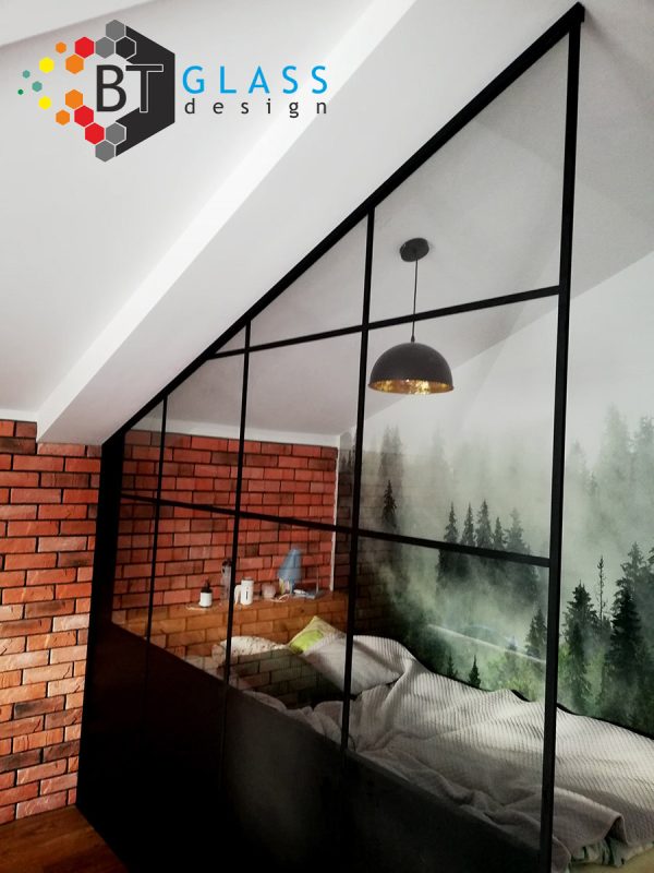 Zabudowa szklana czarne okucia 600x800
